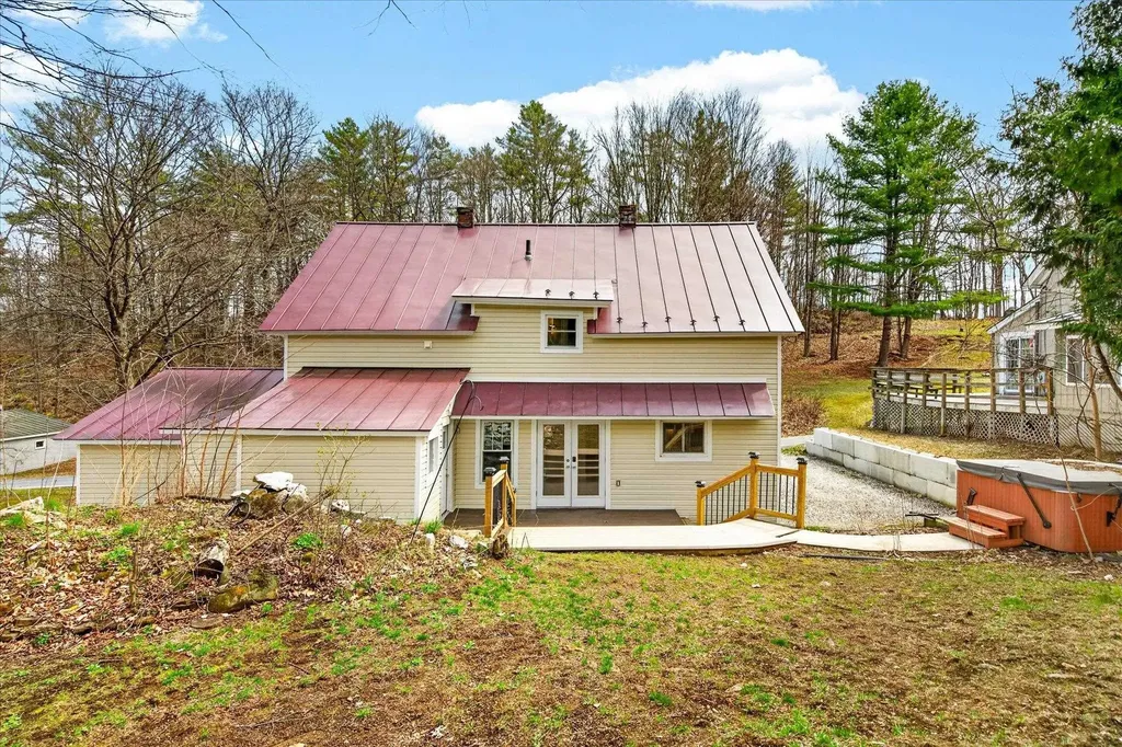 25 Bluff Street Proctor VT 05765-1008