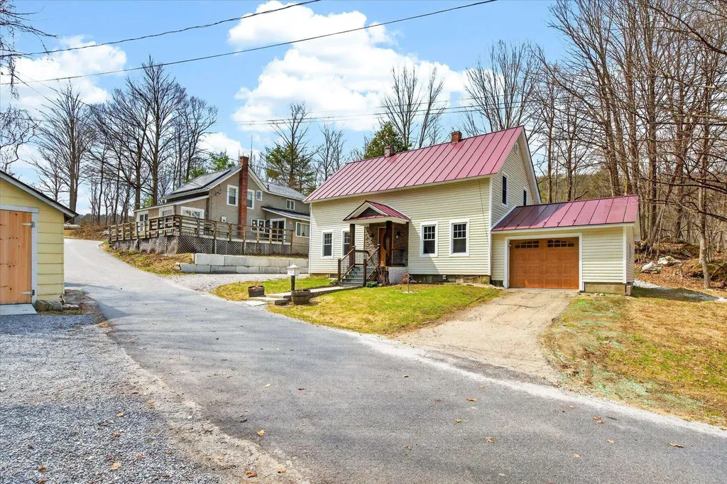 25 Bluff Street Proctor VT 05765-1008