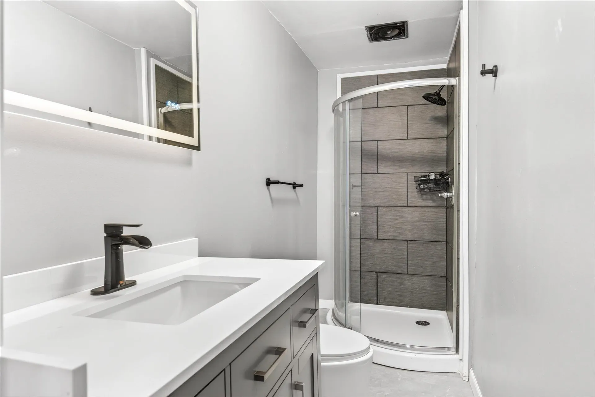 25 Bluff Street Proctor VT 05765-1008