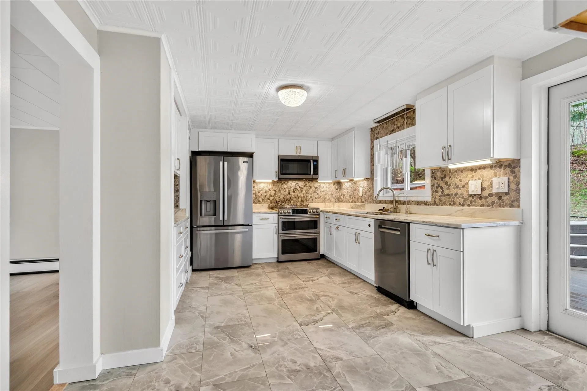 25 Bluff Street Proctor VT 05765-1008