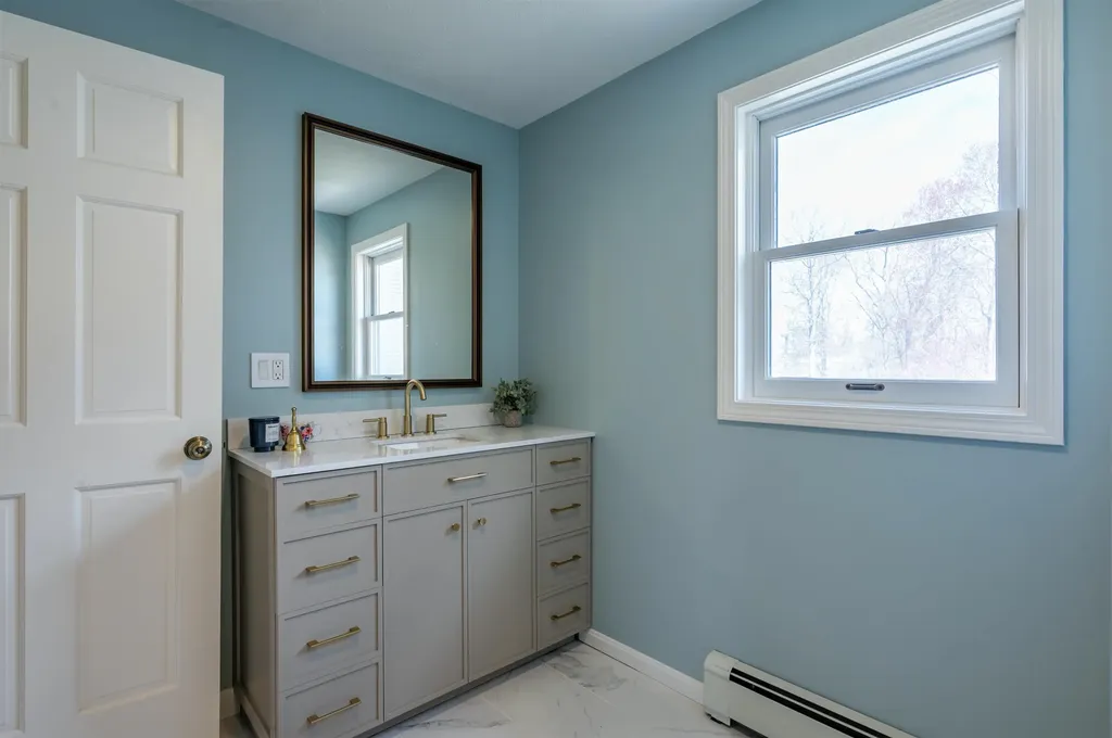 528 Weston Road Manchester NH 03103