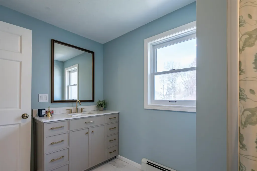 528 Weston Road Manchester NH 03103