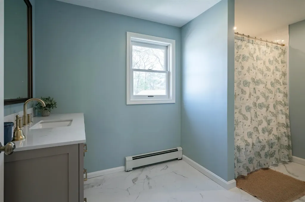 528 Weston Road Manchester NH 03103