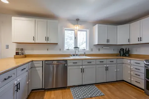 528 Weston Road Manchester NH 03103