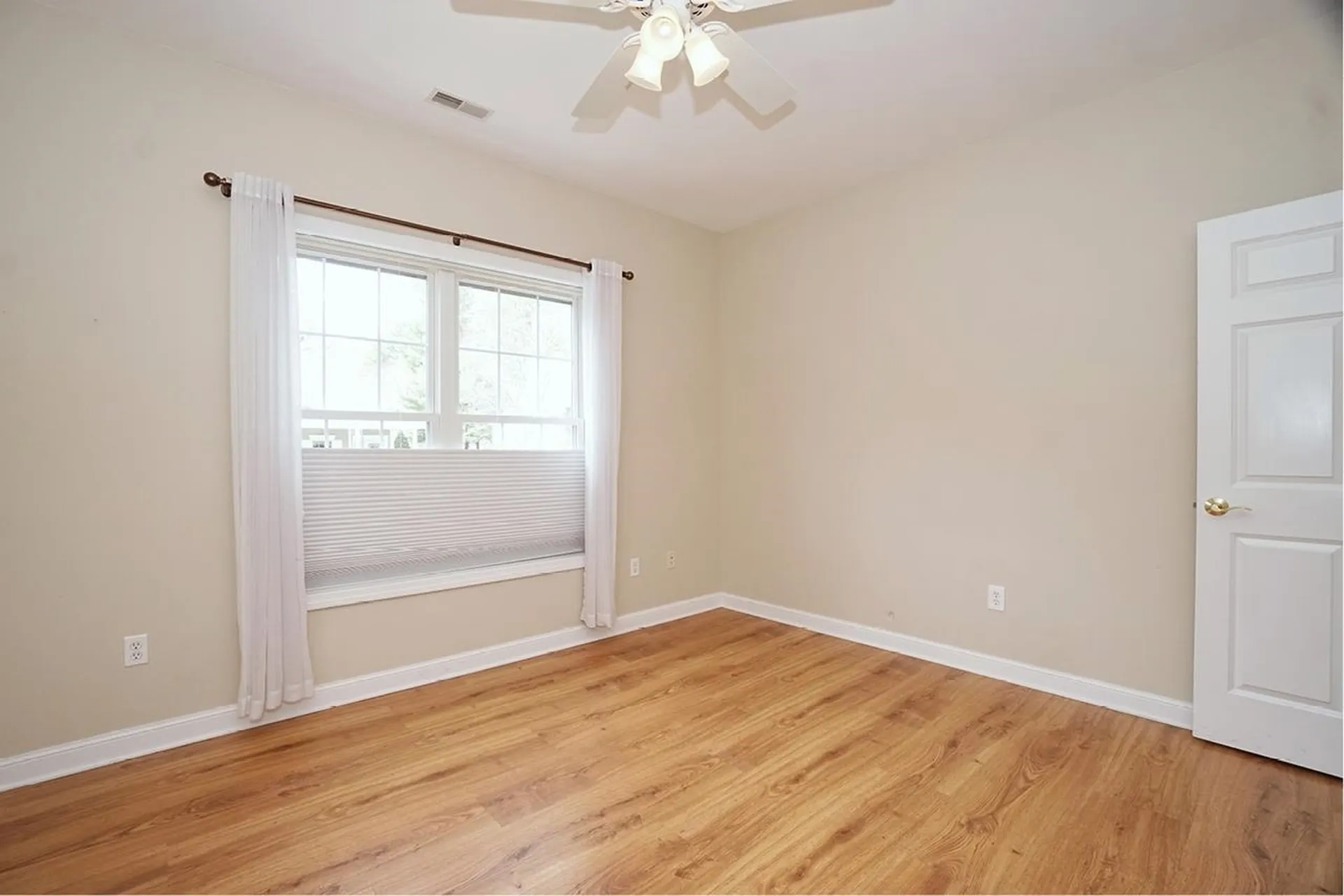 4 Haley Court Londonderry NH 03053