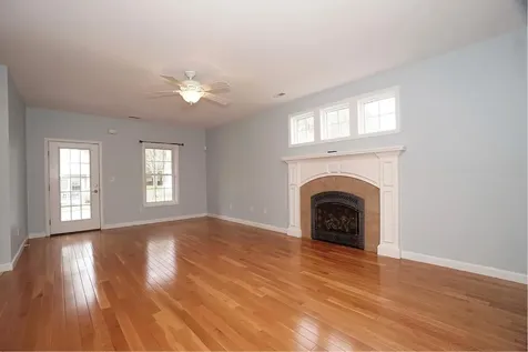 4 Haley Court Londonderry NH 03053
