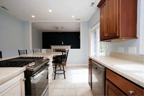 4 Haley Court Londonderry NH 03053