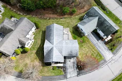4 Haley Court Londonderry NH 03053