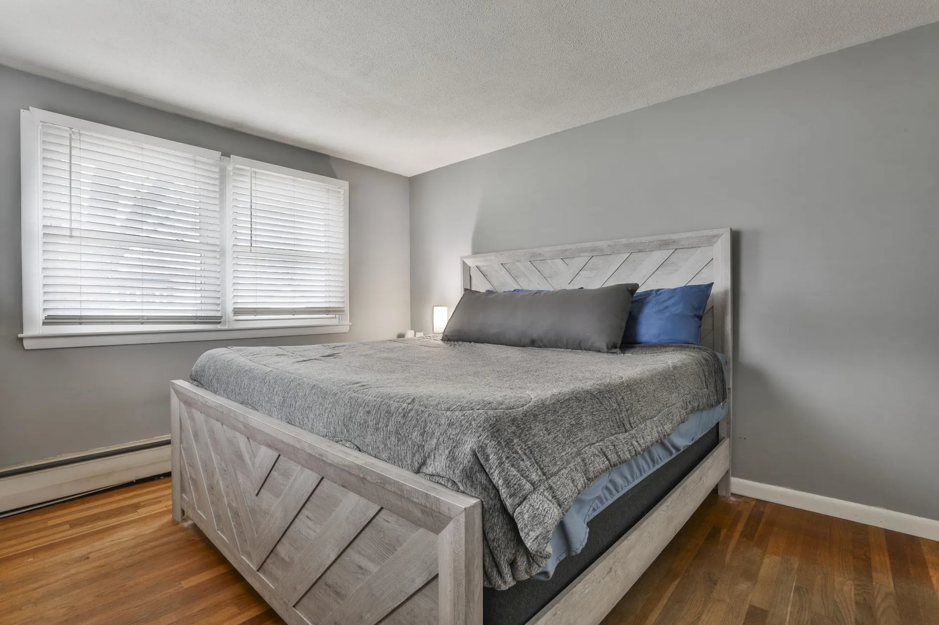 8 Kingston Drive Nashua NH 03060