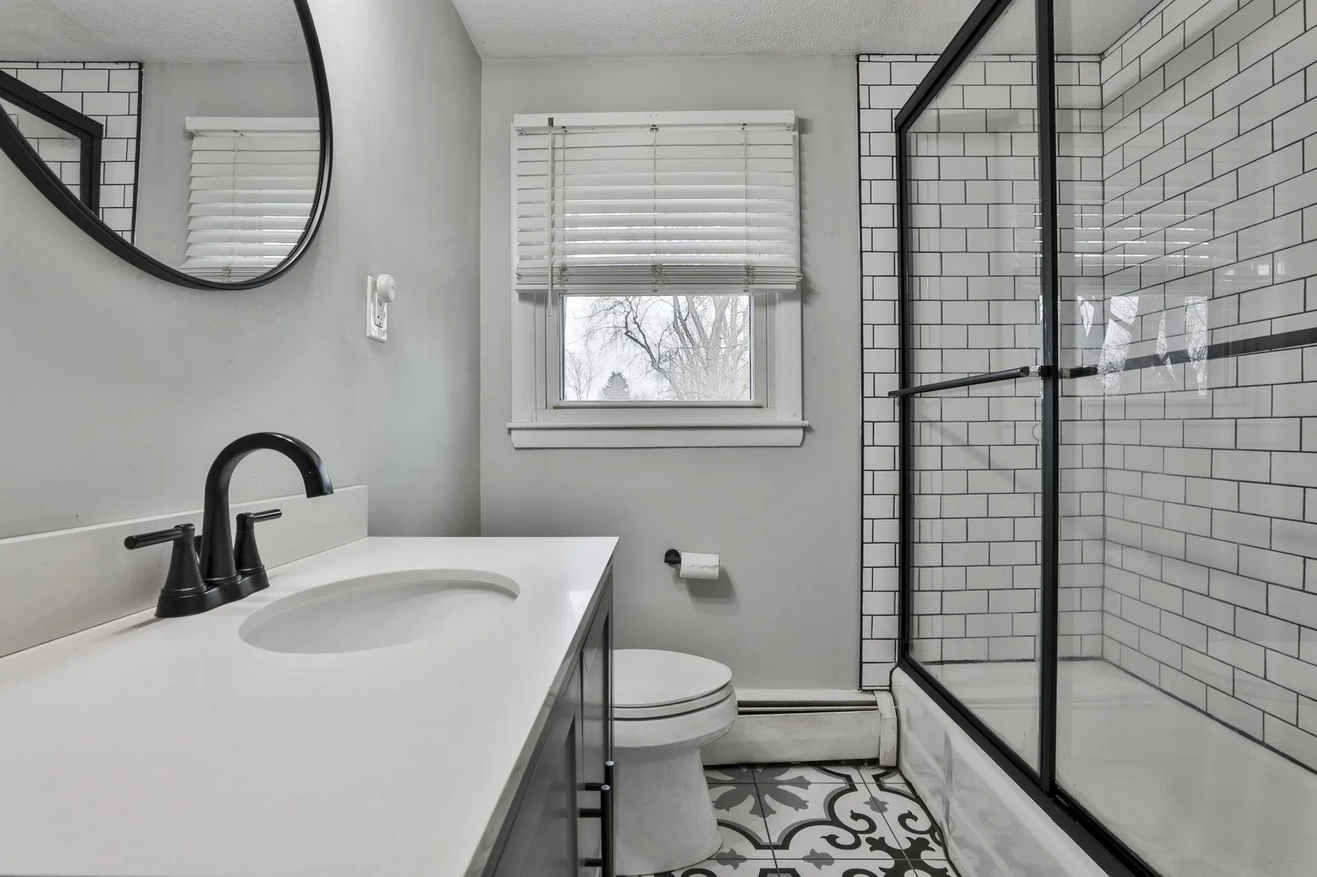 8 Kingston Drive Nashua NH 03060