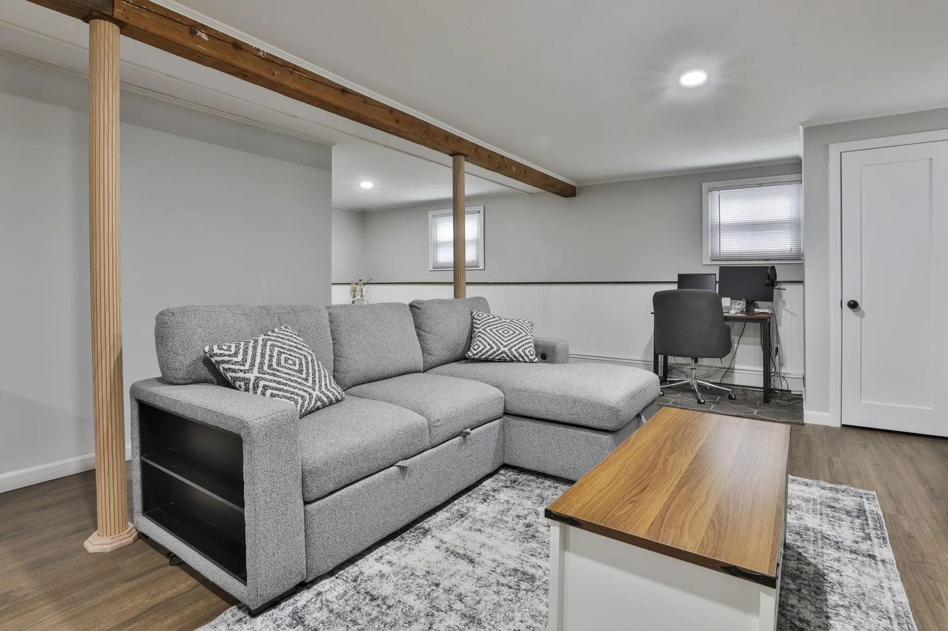 8 Kingston Drive Nashua NH 03060