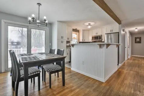 8 Kingston Drive Nashua NH 03060