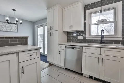 8 Kingston Drive Nashua NH 03060