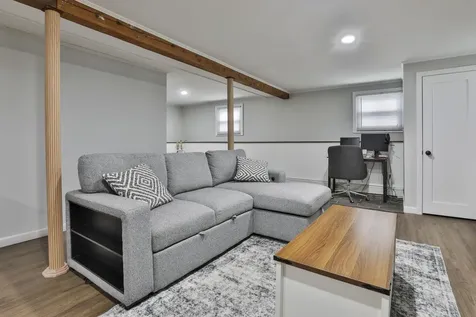 8 Kingston Drive Nashua NH 03060