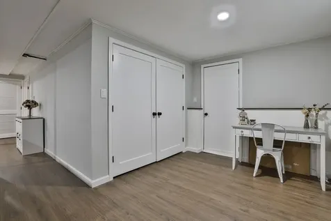 8 Kingston Drive Nashua NH 03060