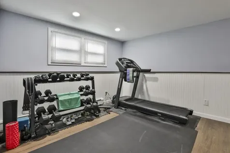 8 Kingston Drive Nashua NH 03060