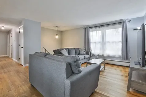 8 Kingston Drive Nashua NH 03060