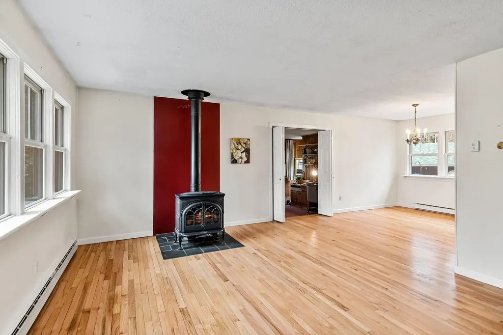 13 Tanglewood Drive Essex VT 05452