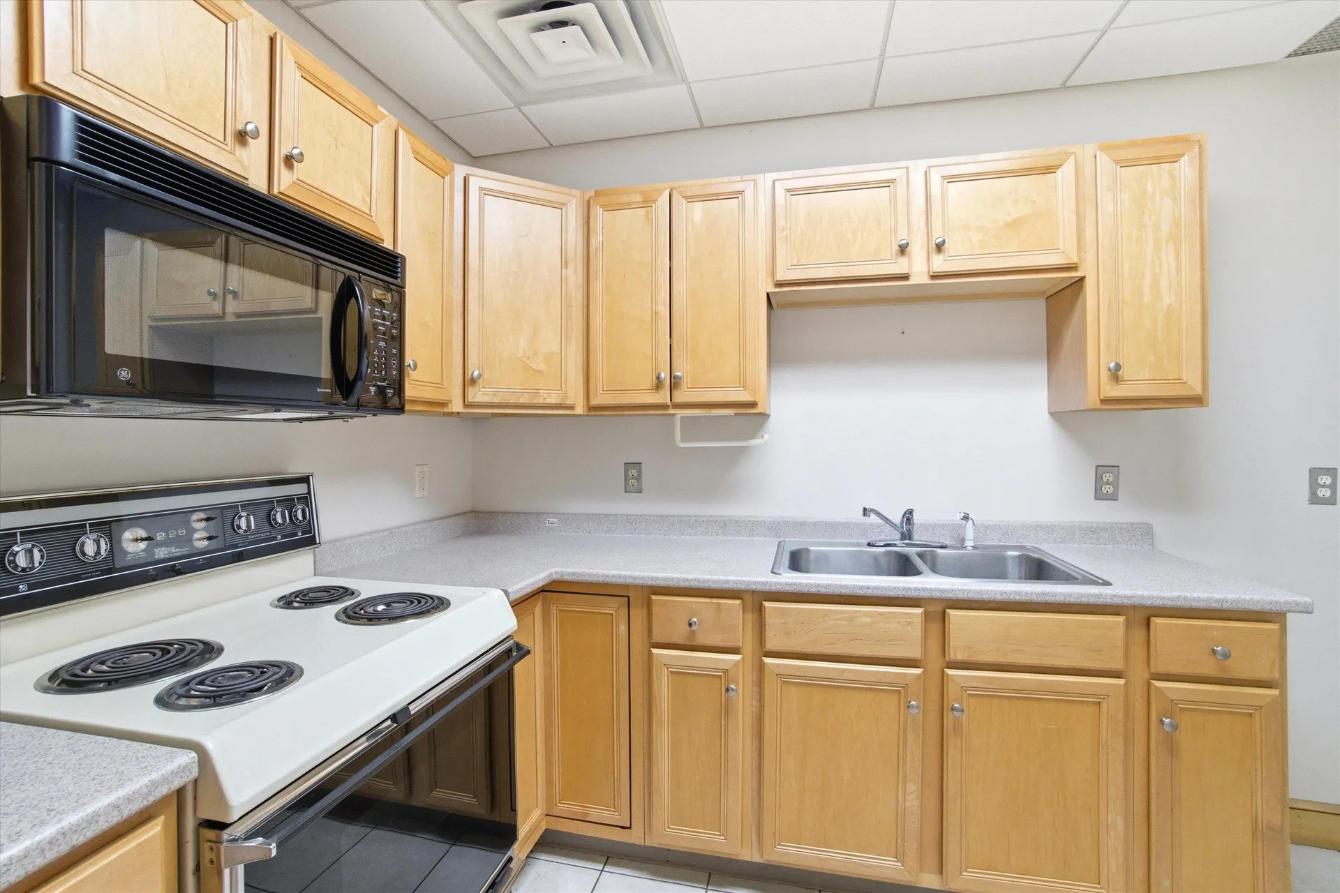 8 Chestnut Drive Bedford NH 03110
