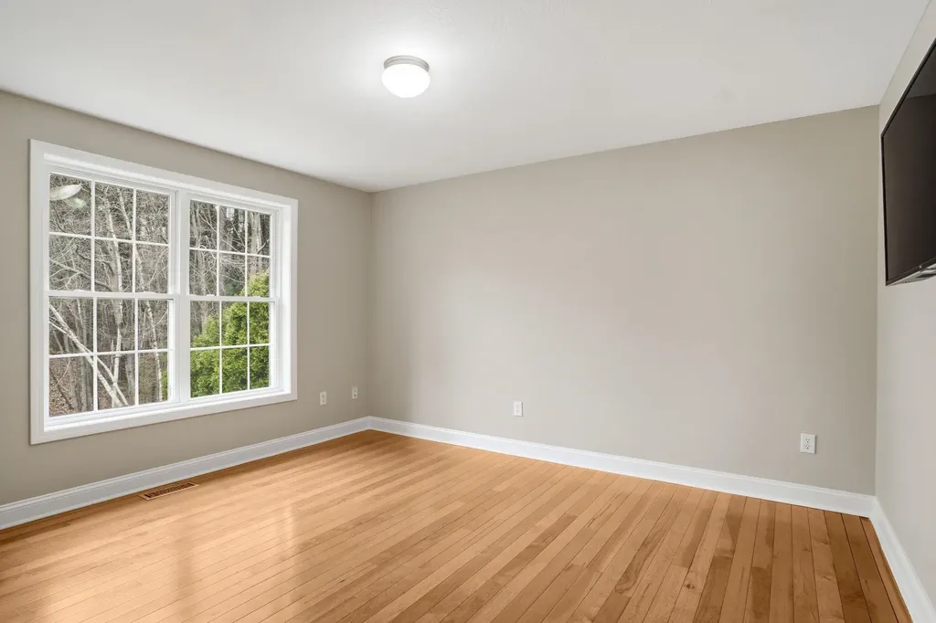 46 Cherrywood Drive Nashua NH 03062