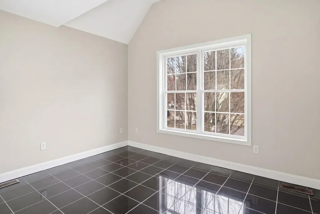 46 Cherrywood Drive Nashua NH 03062