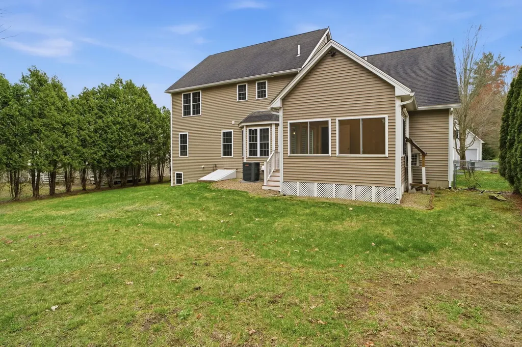 46 Cherrywood Drive Nashua NH 03062