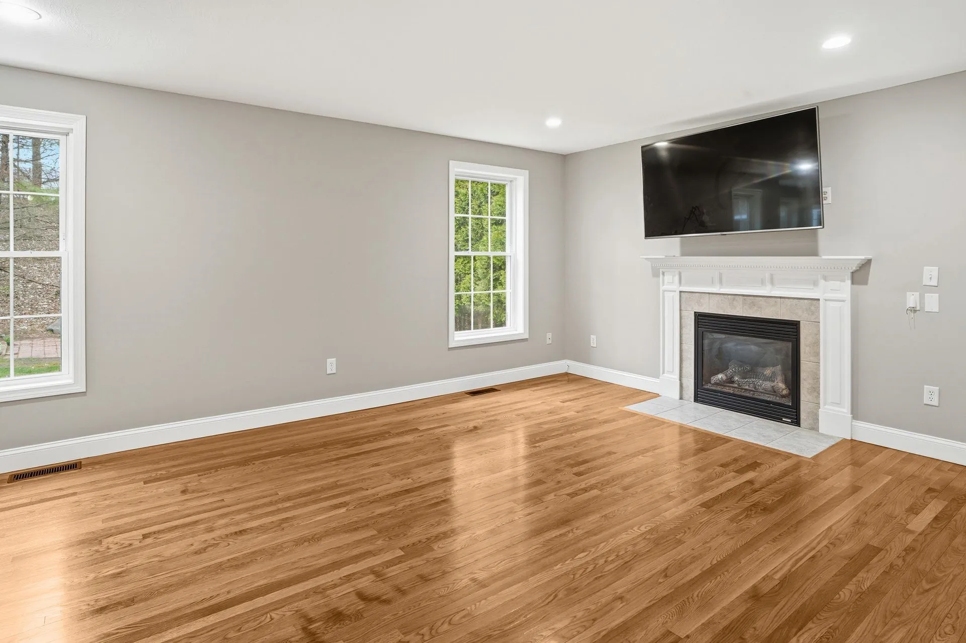 46 Cherrywood Drive Nashua NH 03062