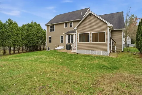 46 Cherrywood Drive Nashua NH 03062