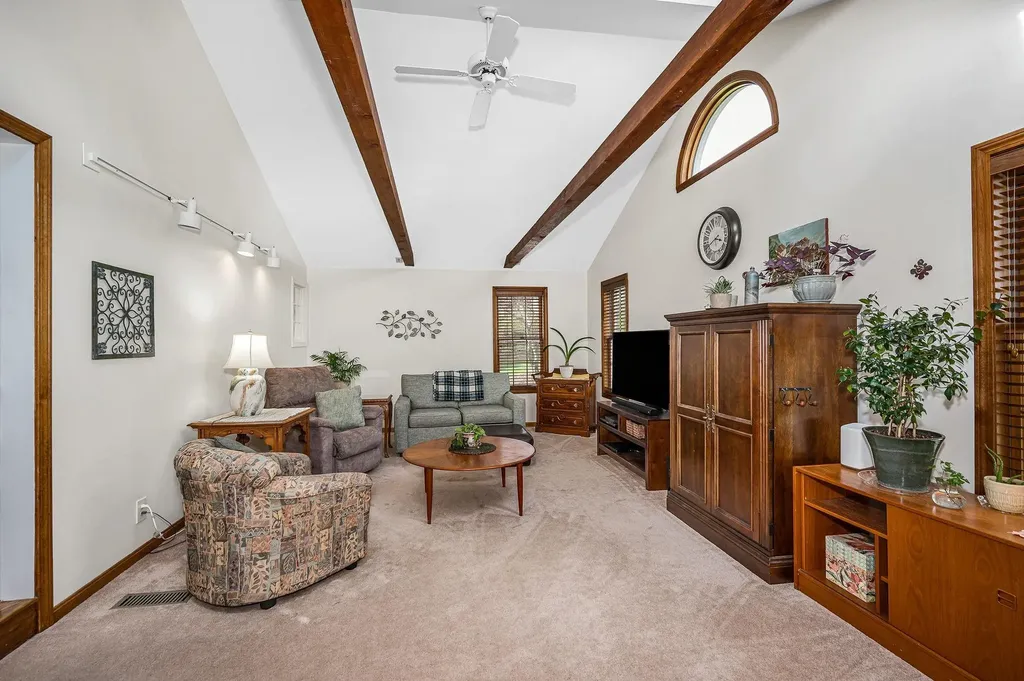 31 Hyacinth Drive Nashua NH 03062