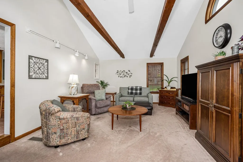 31 Hyacinth Drive Nashua NH 03062