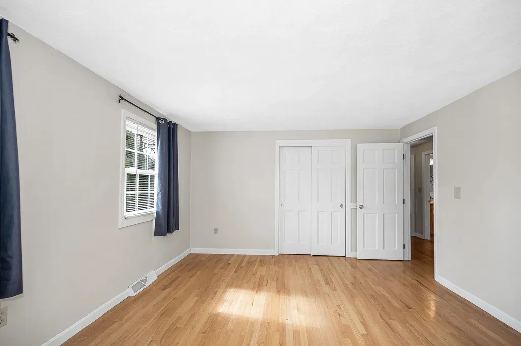 31 Hyacinth Drive Nashua NH 03062