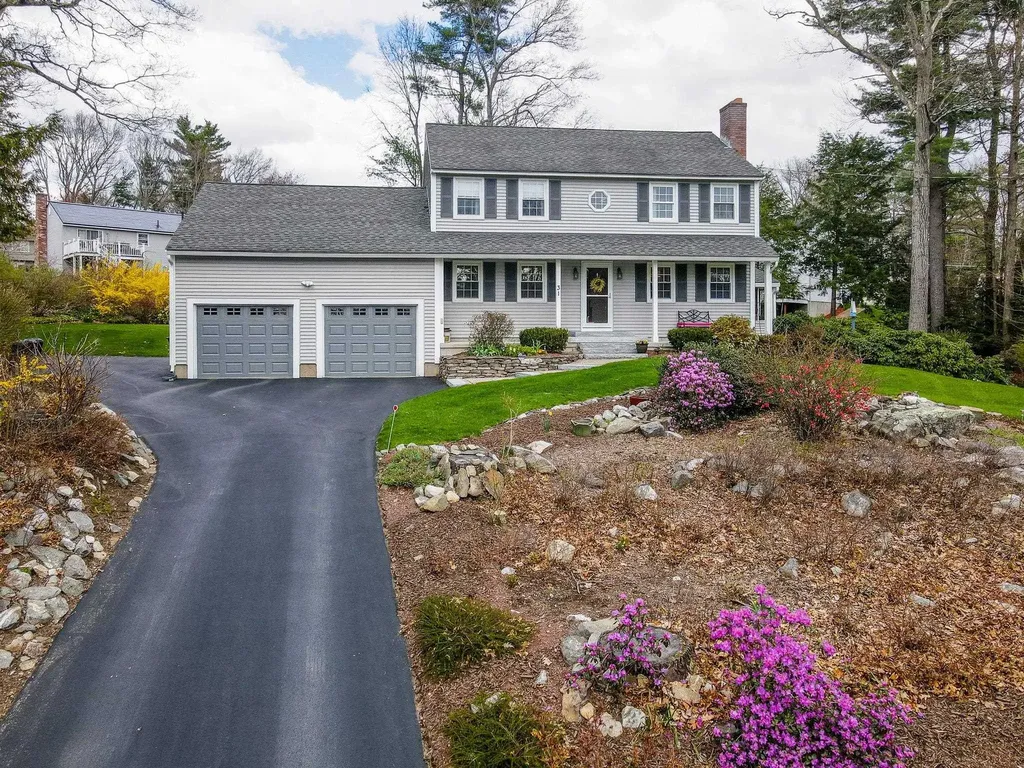 31 Hyacinth Drive Nashua NH 03062