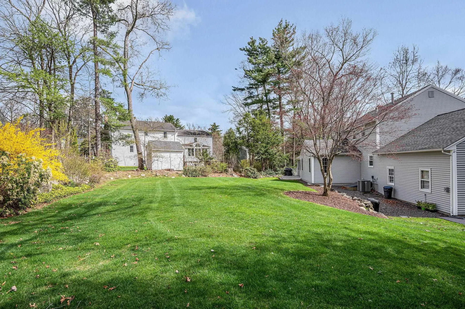 31 Hyacinth Drive Nashua NH 03062