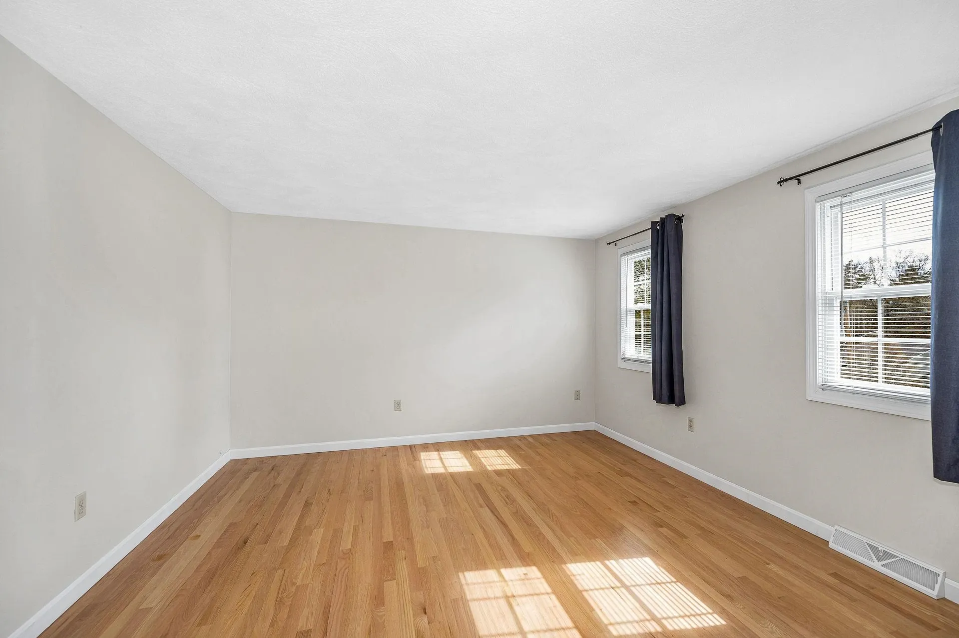 31 Hyacinth Drive Nashua NH 03062