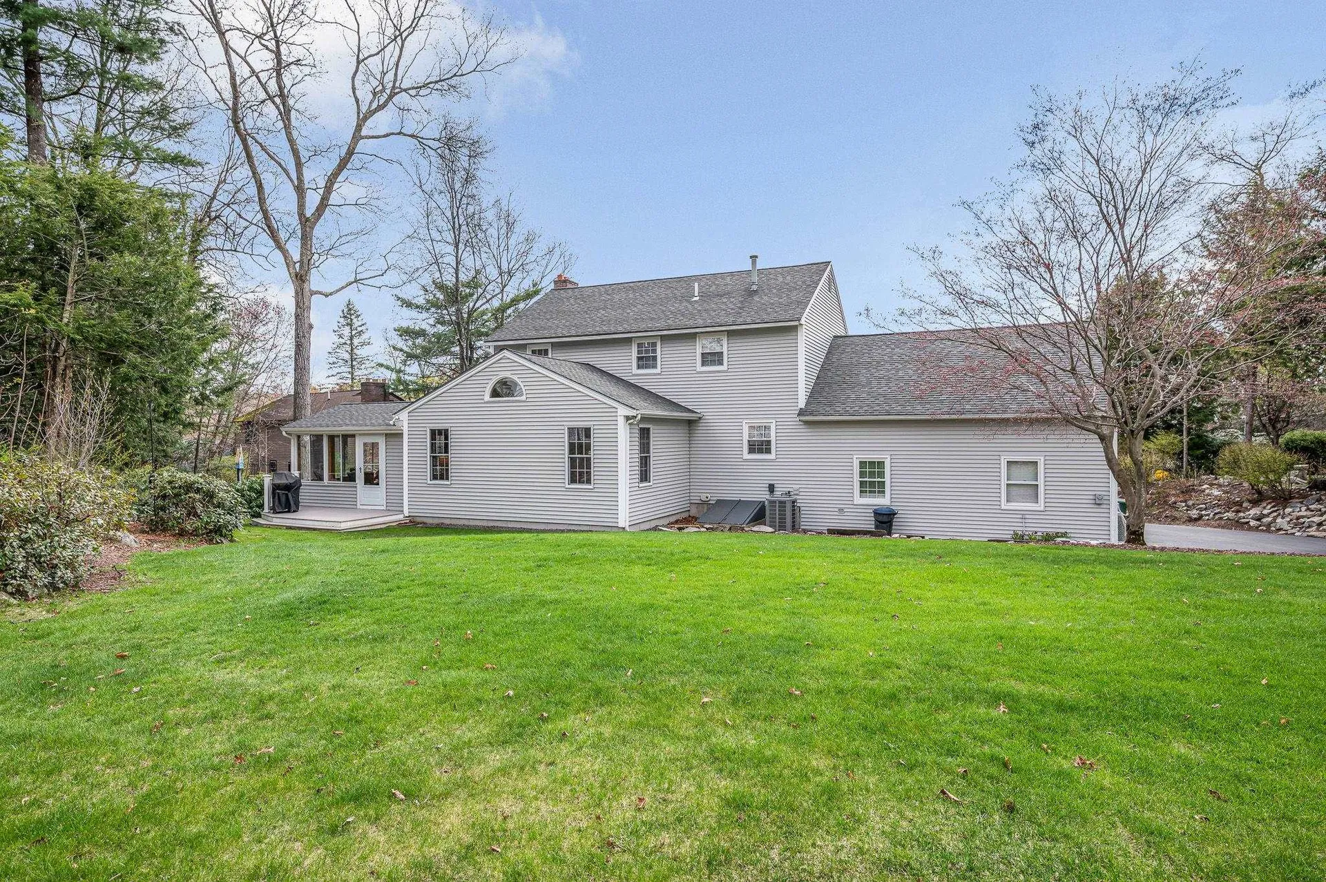 31 Hyacinth Drive Nashua NH 03062