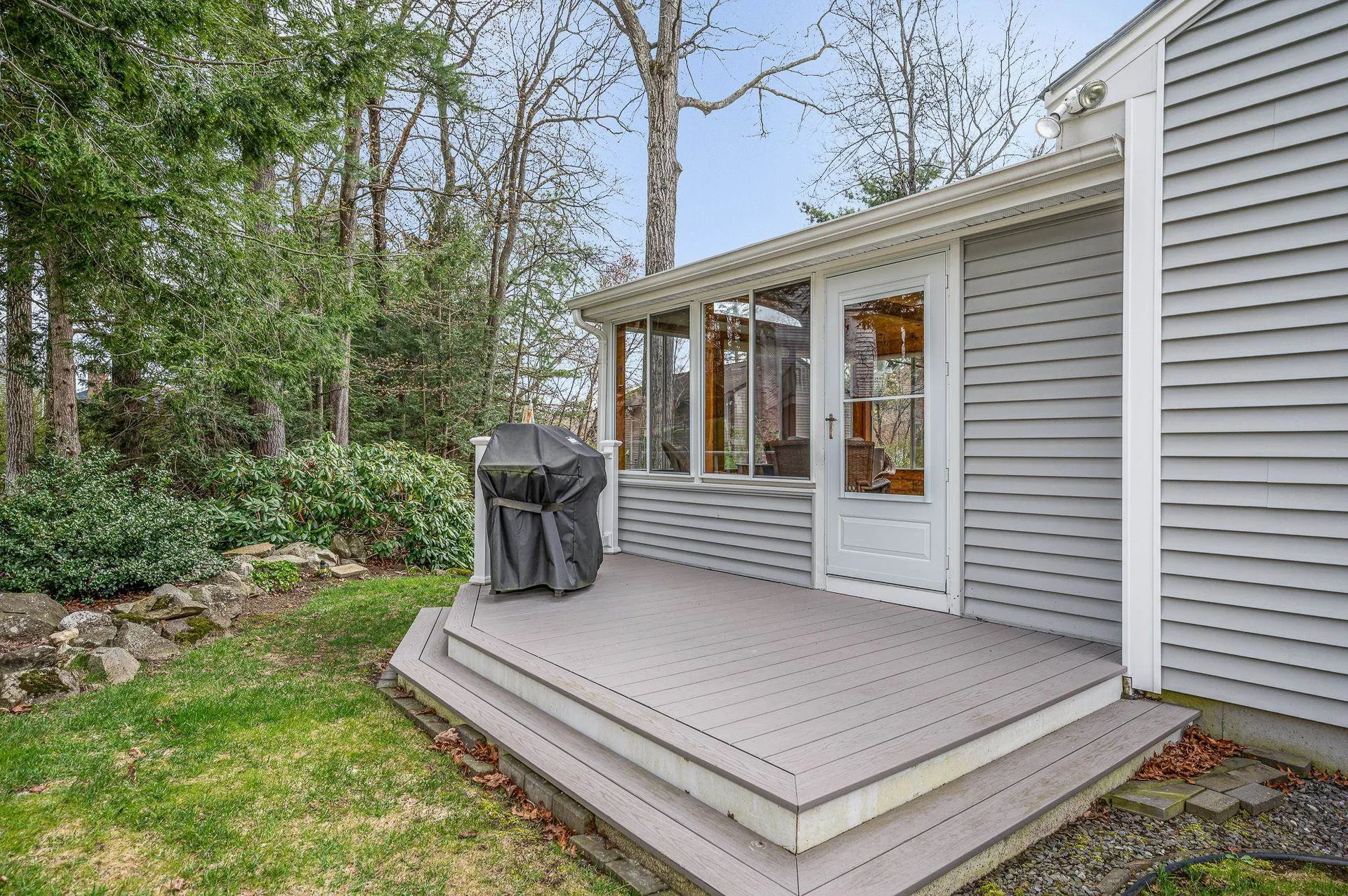 31 Hyacinth Drive Nashua NH 03062