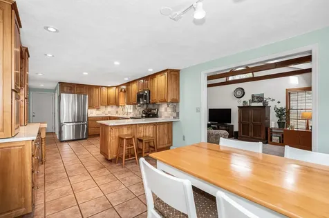 31 Hyacinth Drive Nashua NH 03062