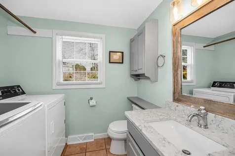 31 Hyacinth Drive Nashua NH 03062