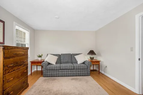 31 Hyacinth Drive Nashua NH 03062
