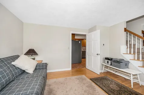 31 Hyacinth Drive Nashua NH 03062