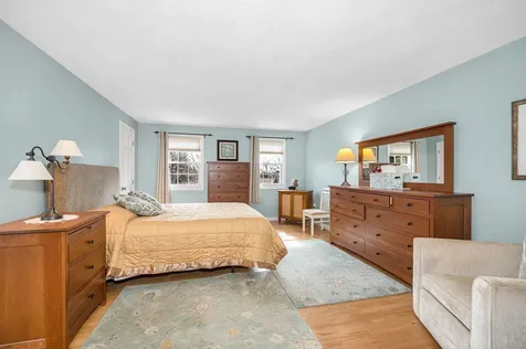 31 Hyacinth Drive Nashua NH 03062