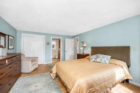 31 Hyacinth Drive Nashua NH 03062