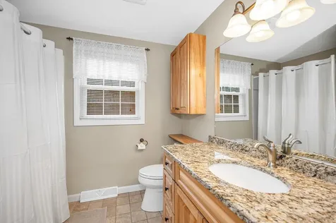31 Hyacinth Drive Nashua NH 03062