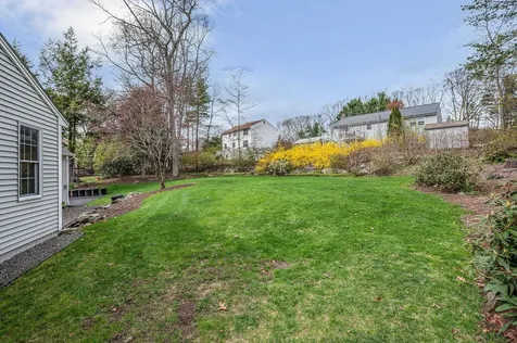 31 Hyacinth Drive Nashua NH 03062