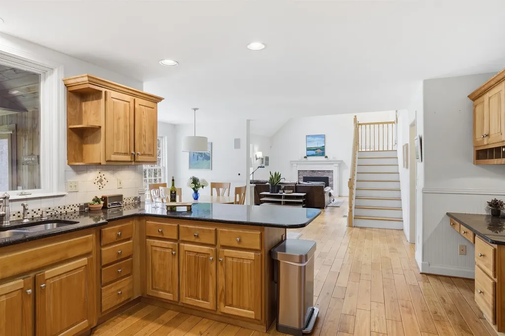 28 Wright Acres Road Bedford NH 03110
