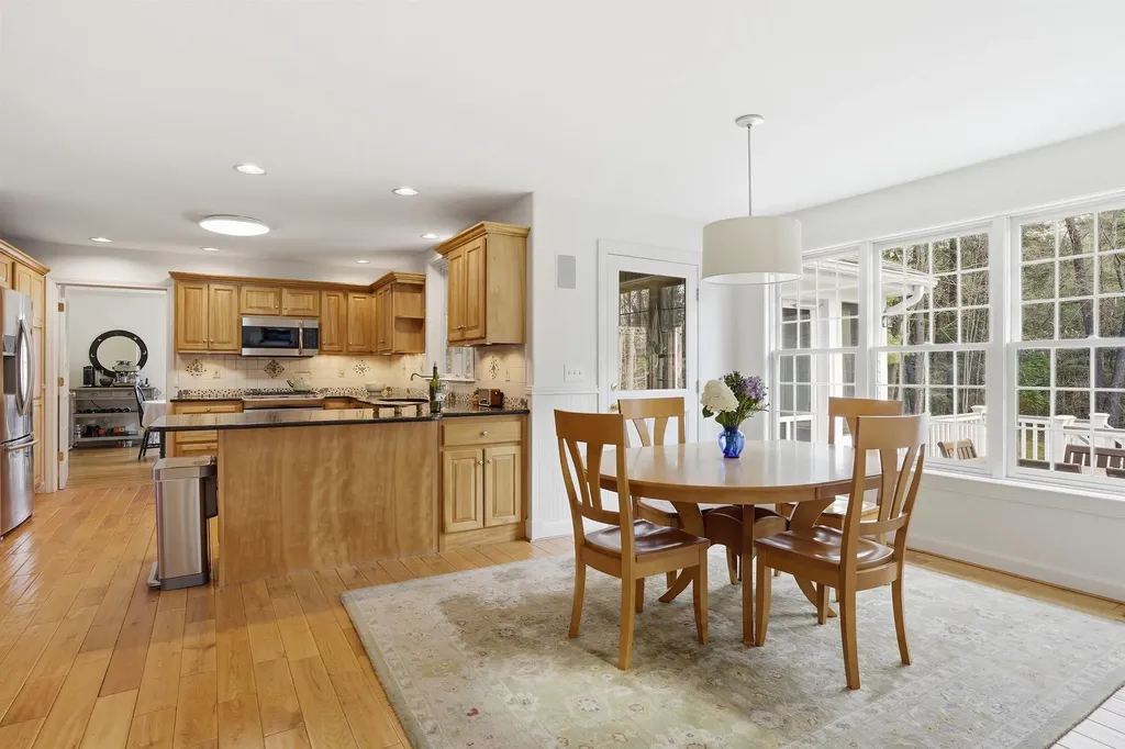 28 Wright Acres Road Bedford NH 03110