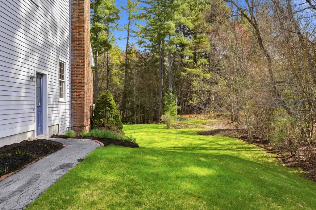 28 Wright Acres Road Bedford NH 03110