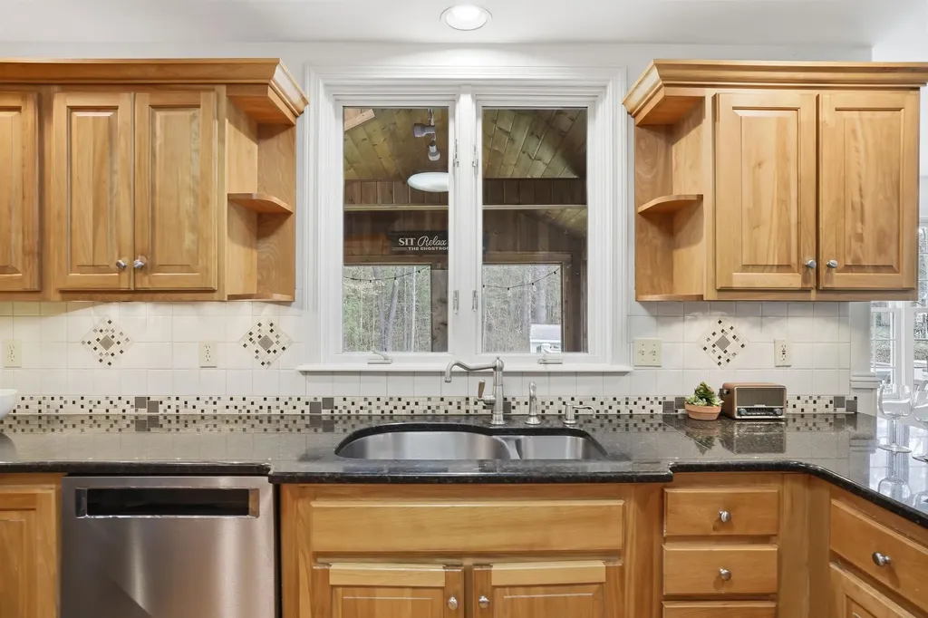 28 Wright Acres Road Bedford NH 03110