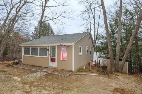 44 W Huntress Pond Road Barnstead NH 03225