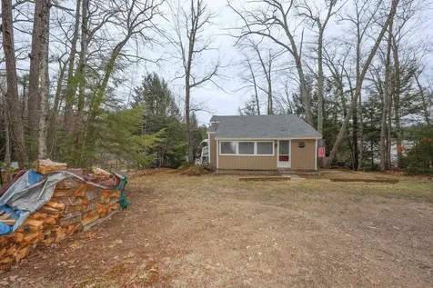44 W Huntress Pond Road Barnstead NH 03225